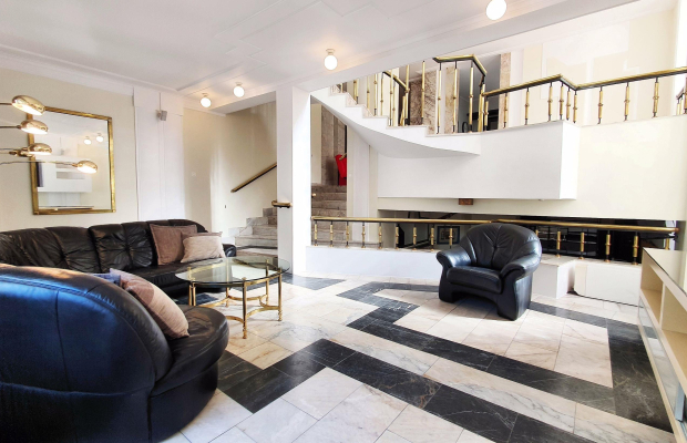 Julianów - do wynajęcia dom 300 m2 dwa garaże