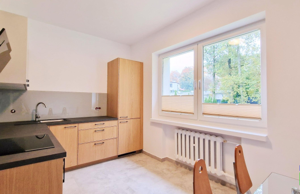 Julianów - dom o pow. 225 m2 garaż ul. Bema