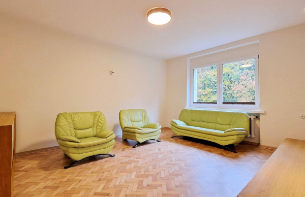 Julianów - dom o pow. 225 m2 garaż ul. Bema