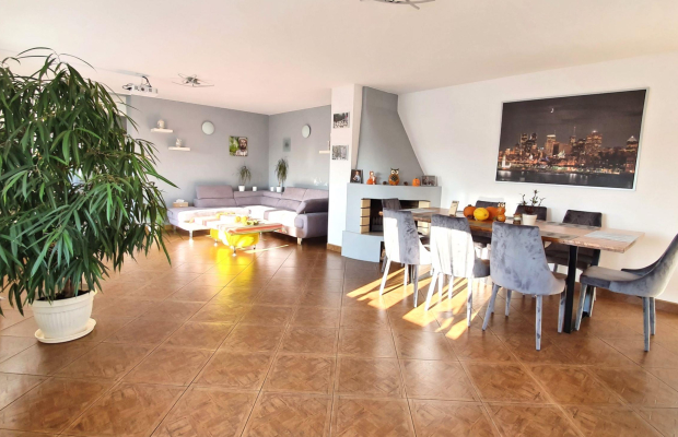 Polesie - dom z warsztatem samochodowym