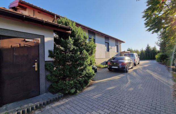 Widzew - budynek biurowy z pow. prod. - magazynową