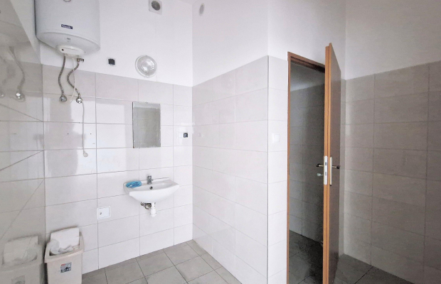 Teofilów - pow. magazynowo - biurowa 512 m2