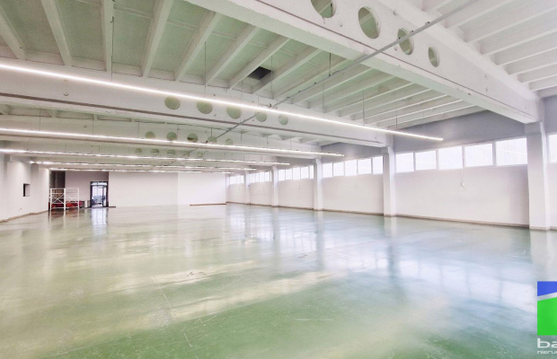 Pabianice - magazyn 670 m2 Ip. winda towarowa