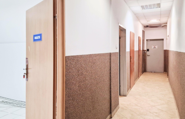 Widzew - do wynajęcia hala 214 m2 al. Piłsudskiego