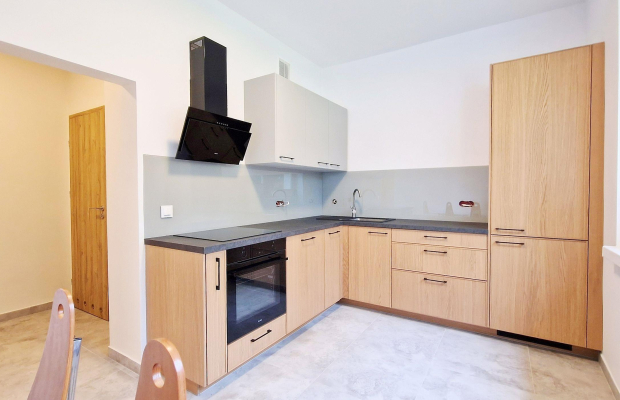 Julianów - dom o pow. 225 m2 garaż ul. Bema