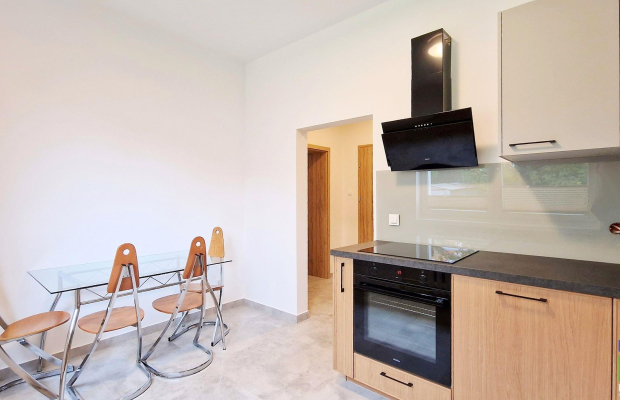 Julianów - dom o pow. 225 m2 garaż ul. Bema