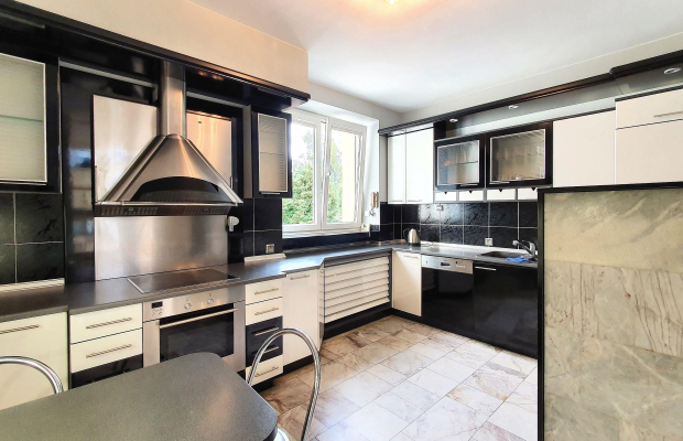 Julianów - do wynajęcia dom 300 m2 dwa garaże