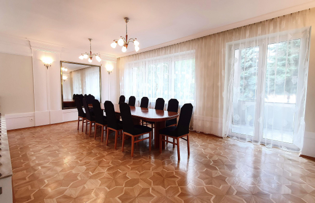 Julianów - do wynajęcia dom 300 m2 dwa garaże