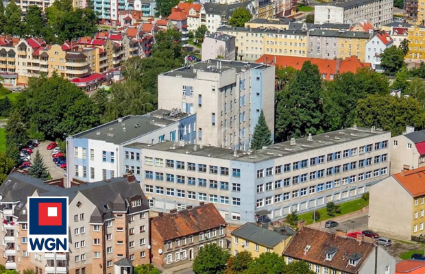 Elbląg, budynki biurowe, 9040 m2, sprzedam 4 400 000 zł, netto.  
  
Na sprzedaż kompleks budynków biurowo-technicznych z parki