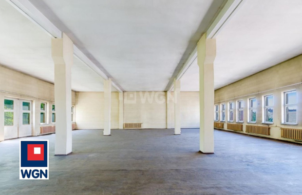 Drezdenko, budynek usługowo - mieszkalny, 1305 m2, sprzedam, 572 000 PLN, netto.  
  
Budynek biurowy w centrum miasta.  
     