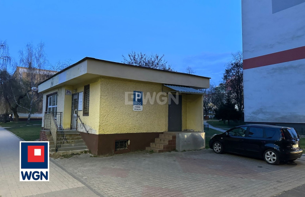 Lubin, wynajmę lokal, 4600 zł, 72m2.  
 
 Lokal usługowy do wynajęcia o powierzchni 72 m2 + piwnica 72m2 
 Lubin , położony w a