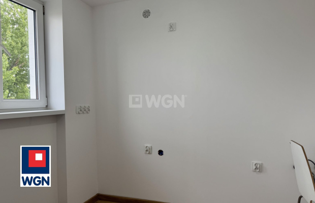 Sprzedam, Głogów, mieszkanie 28m2, 215 000zł 
 
Oferujemy na sprzedaż kawalerkę w Głogowie przy ulicy Przemysłowej. 
 
Nierucho