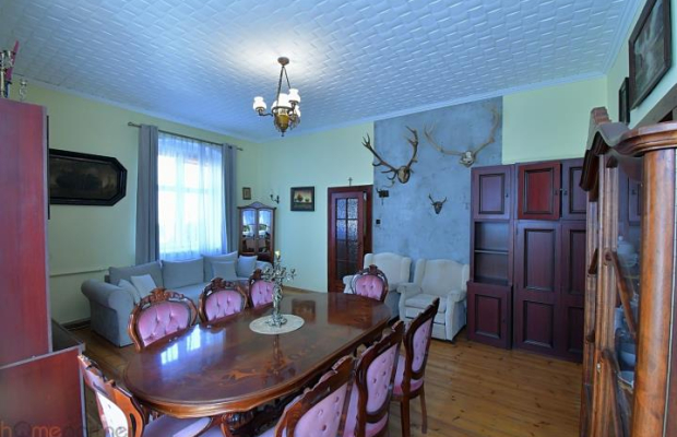Klasyczna przedwojenna willa miejska z ogrodem