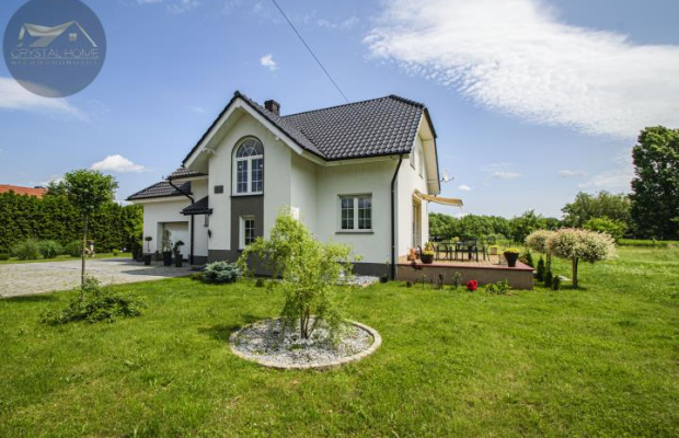 Urokliwy dom w Krzyżowej/ 131,6m2 pow. mieszkalna