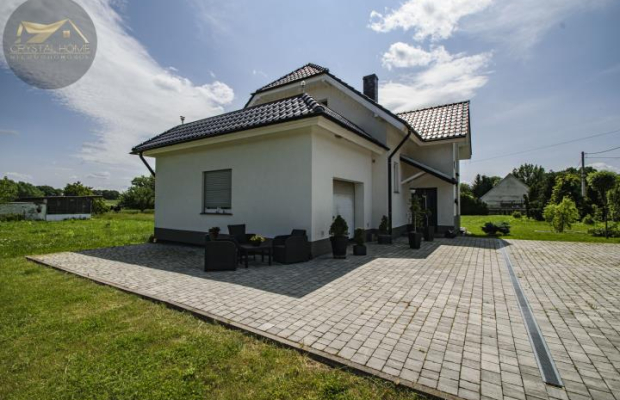 Urokliwy dom w Krzyżowej/ 131,6m2 pow. mieszkalna