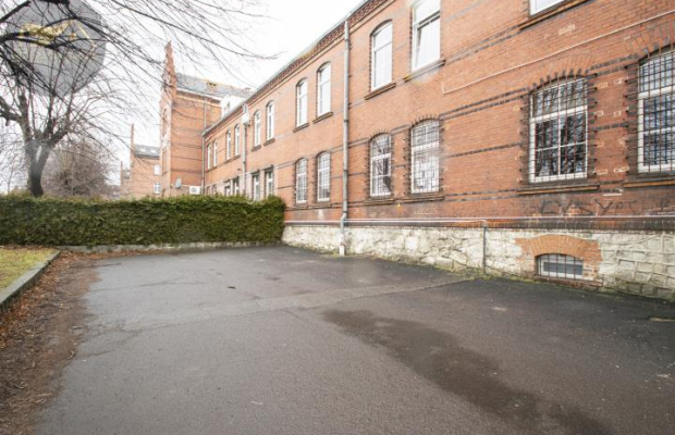 Biuro 48m2, parking / gotowe do wprowadzenia