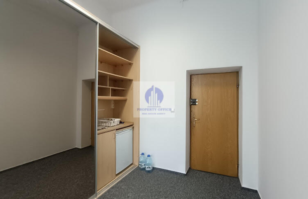 Śródmieście: lokal biurowo-usługowy 15,10m2 z aneksem kuchennym, do wynajęcia