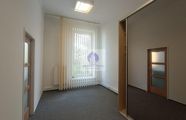 Śródmieście: lokal biurowo-usługowy 15,10m2 z aneksem kuchennym, do wynajęcia