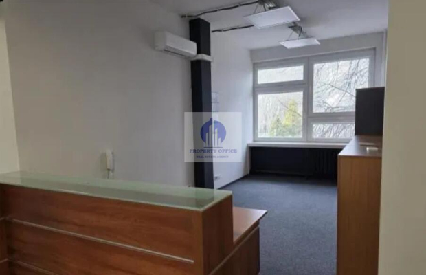 Włochy: lokal biurowy 160,60m2 do wynajęcia