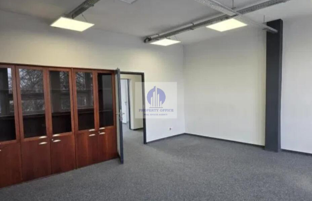 Włochy: lokal biurowy 160,60m2 do wynajęcia