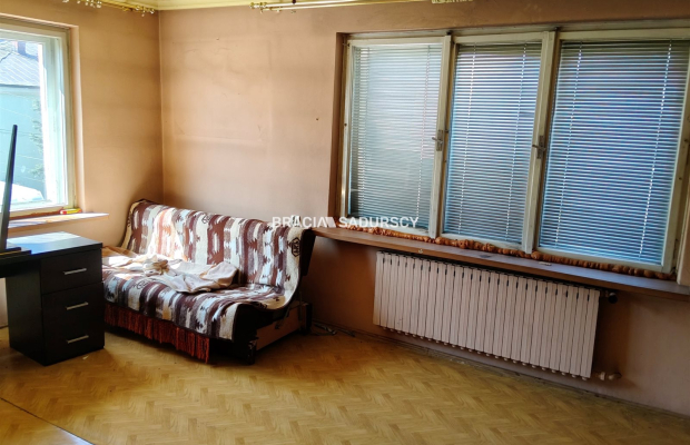 Budynek z WZ na rozbudowę w Brzesku.