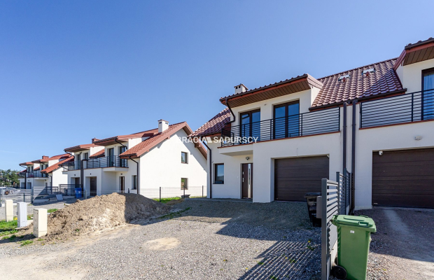 Niepołomice, Dąbrowa. Dom jednorodzinny 122,9 m2  
 
Nieruchomość zabudowana budynkiem mieszkalnym, jednorodzinnym w zabudowie 