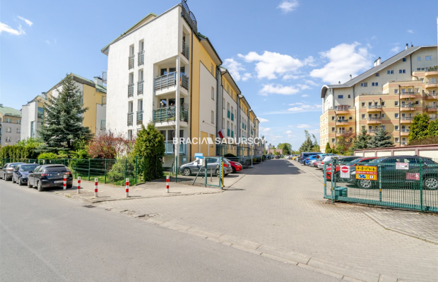 2-pok z balkonem, możliwość na 3-pok, parking