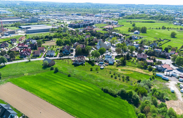 Działka z budynkiem 240m2/szeregówki/bliźniaki 