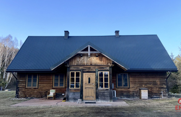 Drewniany dom premium nad stawem | 1 ha | Sauna |