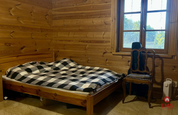 Drewniany dom premium nad stawem | 1 ha | Sauna |