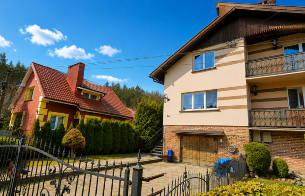 Cisza, spokój, las, na sprzedaż pół domu, ogródek