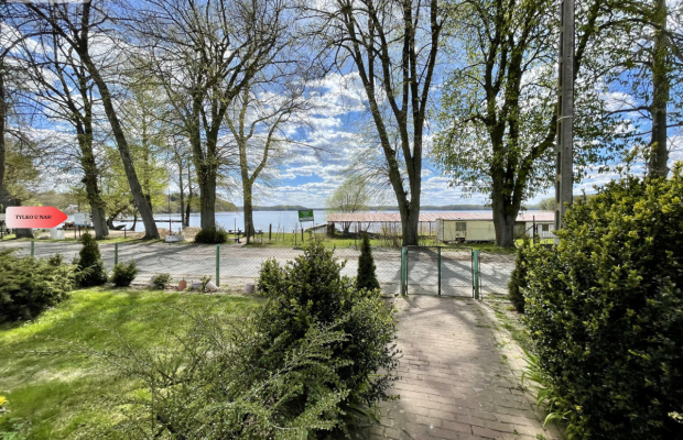 Siedlisko z widokiem na jezioro