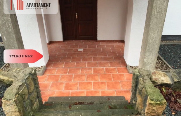 Duży dom 270 m2. Można zaaranżować 3 apartamenty.