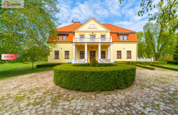 Piękny dwór z parkiem i stawem – 3,34 ha