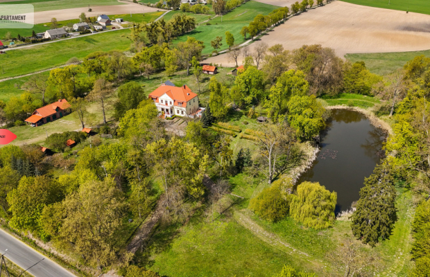 Piękny dwór z parkiem i stawem – 3,34 ha