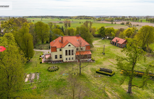 Piękny dwór z parkiem i stawem – 3,34 ha