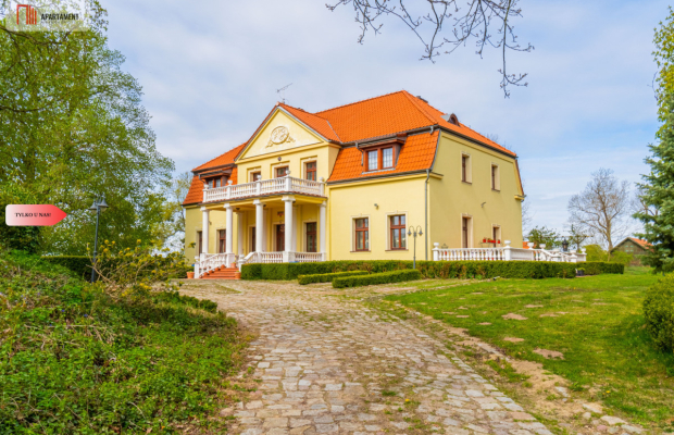 Piękny dwór z parkiem i stawem – 3,34 ha