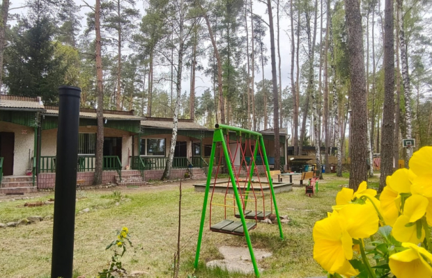 Ośrodek wypoczynkowy przy jeziorze