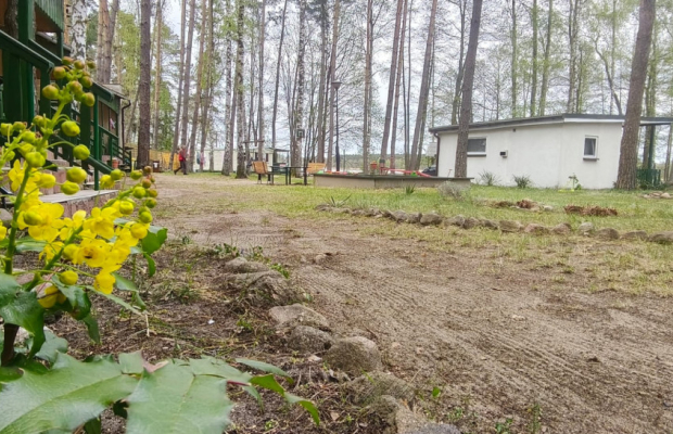 Ośrodek wypoczynkowy przy jeziorze