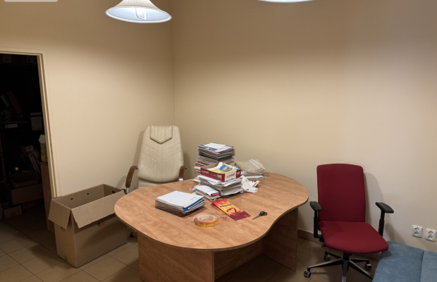 Duży lokal z witryną przy Ogrodzie Botanicznym