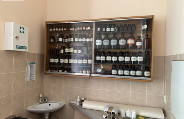 Duży lokal z witryną przy Ogrodzie Botanicznym