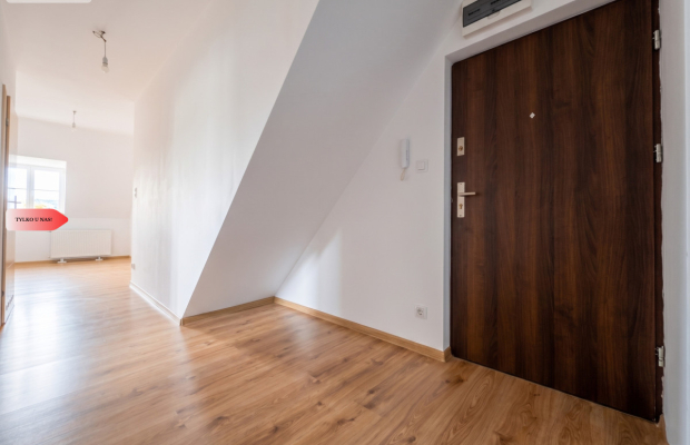 * Ustawna kawalerka 36,7m2 z dużą kuchnią