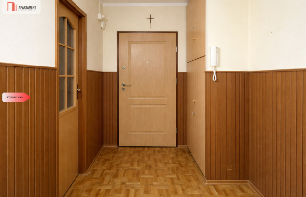 Jasne 2 pokoje z balkonem – Świecie. Do remontu.