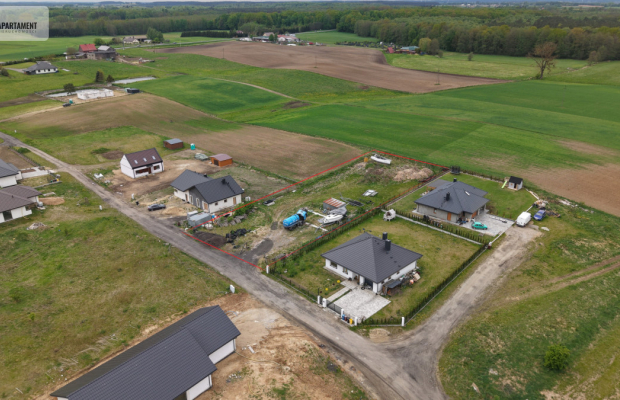 Działka budowlana 2437 m² – Stradomno