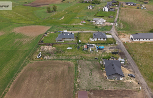 Działka budowlana 2437 m² – Stradomno