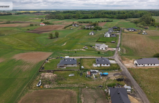 Działka budowlana 2437 m² – Stradomno