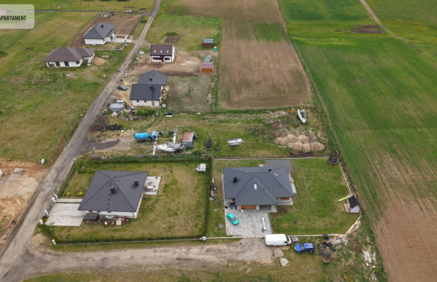 Działka budowlana 2437 m² – Stradomno