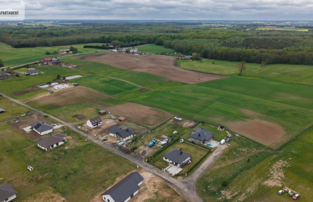 Działka budowlana 2437 m² – Stradomno