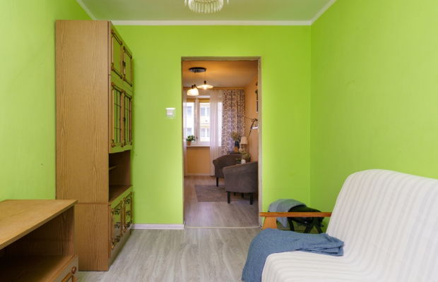 Klonowica, 2 pok. II piętro - 32 m2, do remontu,