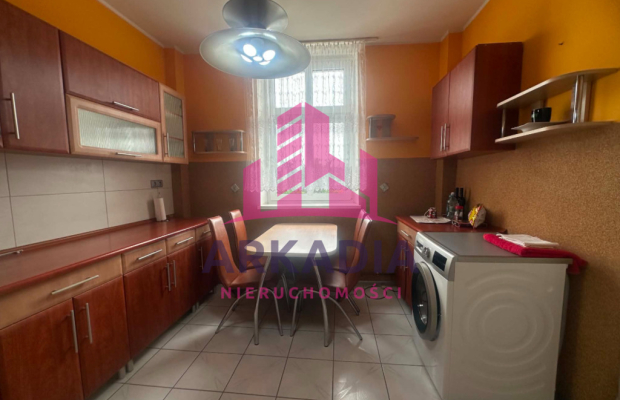Mieszkanie 69,40 m² z DWOMA GARAŻAMI – Dobrocin